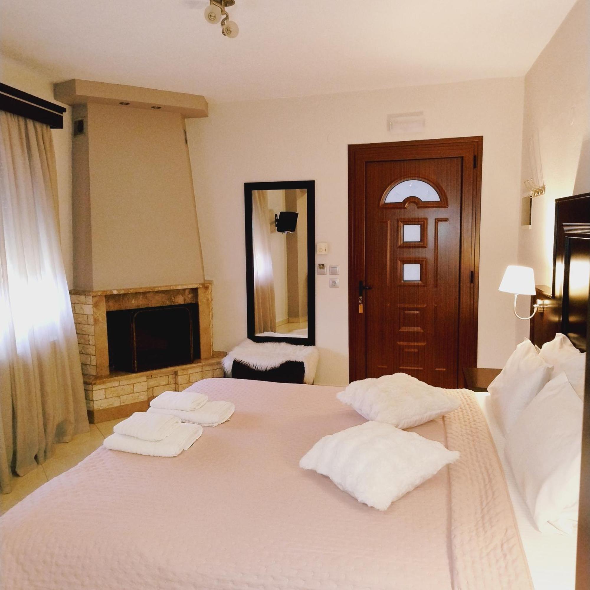 Hotel Neraides à Káto Loutrákion Chambre photo
